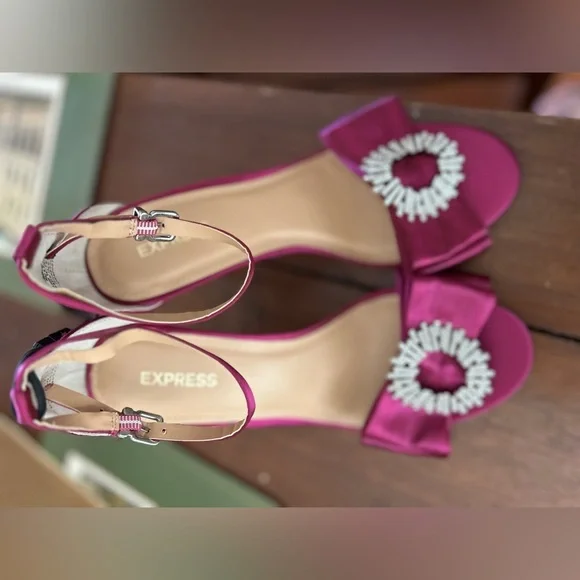 NEW Express Purple Satin Bow Rhinestone Stilettos with Crystals - Picture 5 of 8